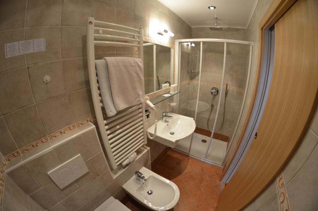 Garni Ossi Bed & Breakfast Santa Cristina Val Gardena Bilik gambar