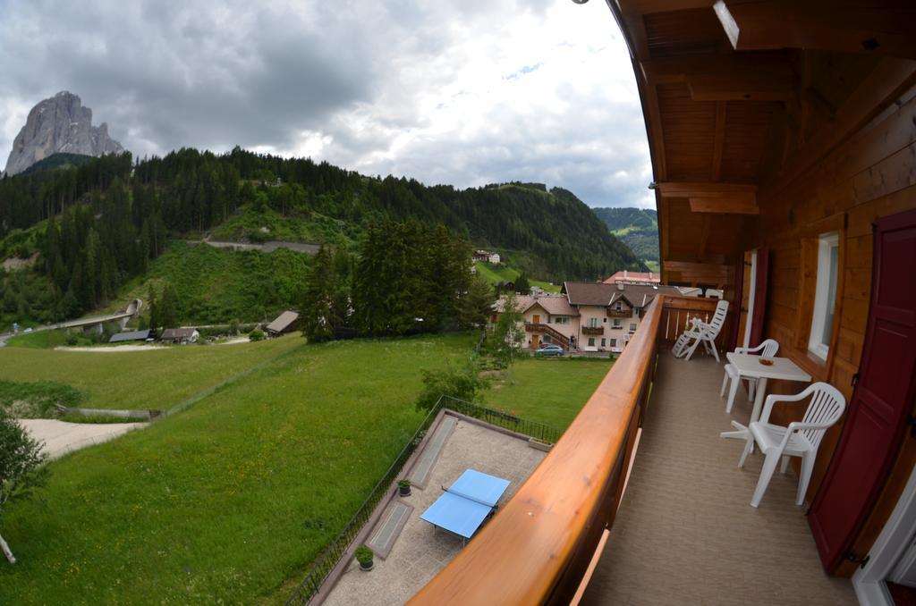 Garni Ossi Bed & Breakfast Santa Cristina Val Gardena Bilik gambar